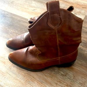 Women’s Short Boots